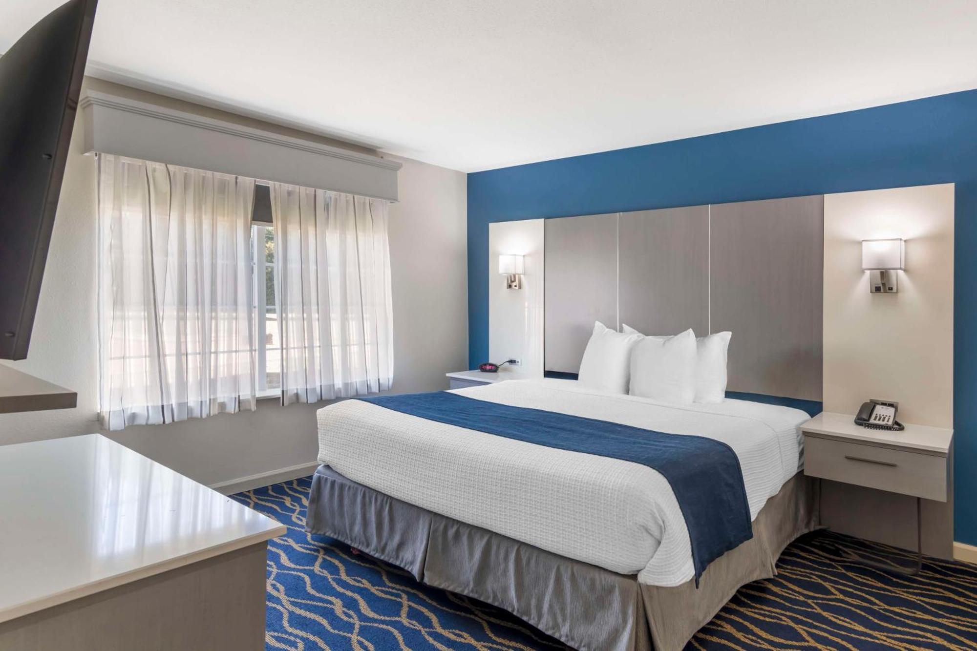 Western Lanier Gainesville & Motel 3*